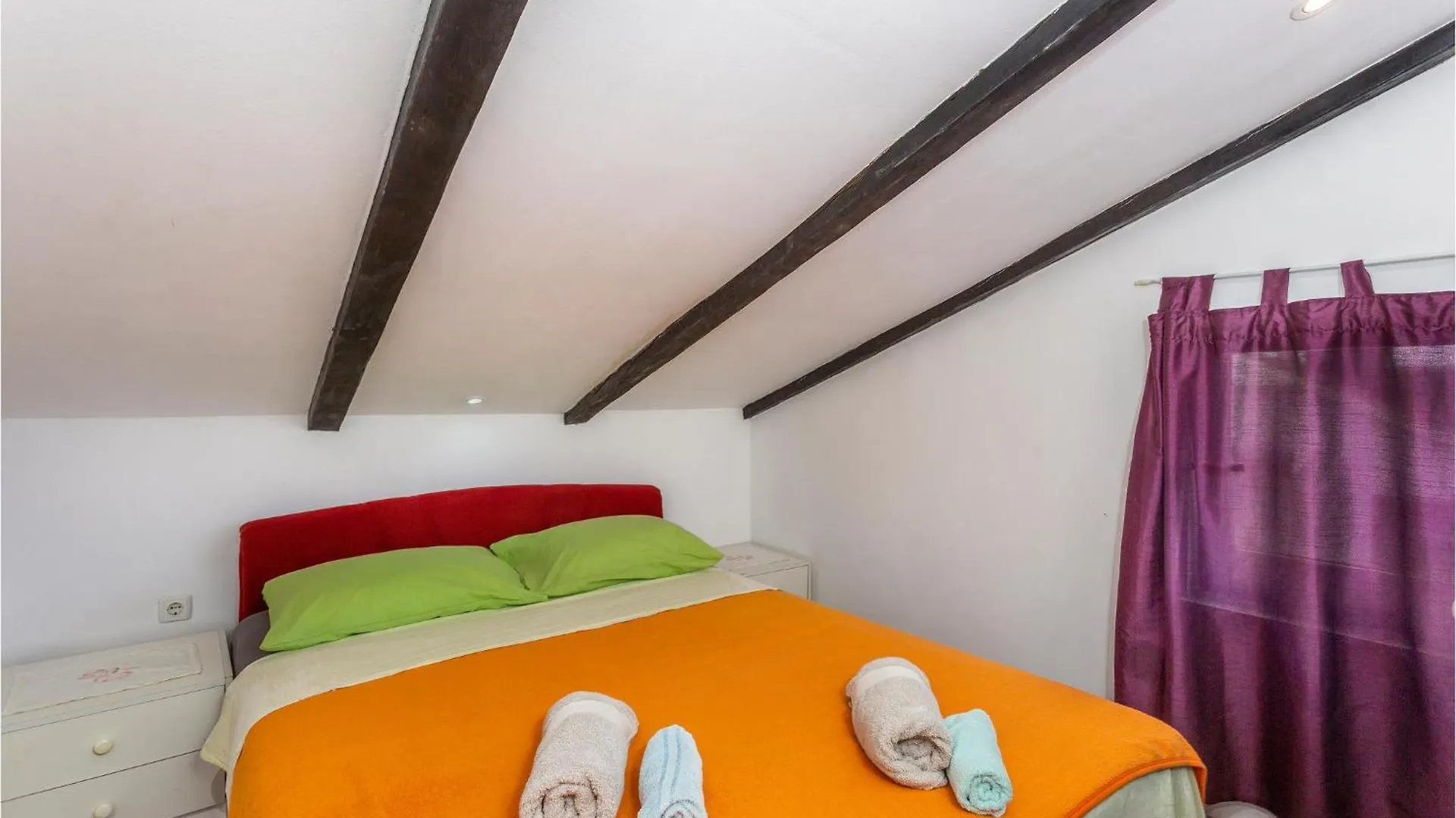2 Bedroom Amazing Apartment In Njivice 0*,