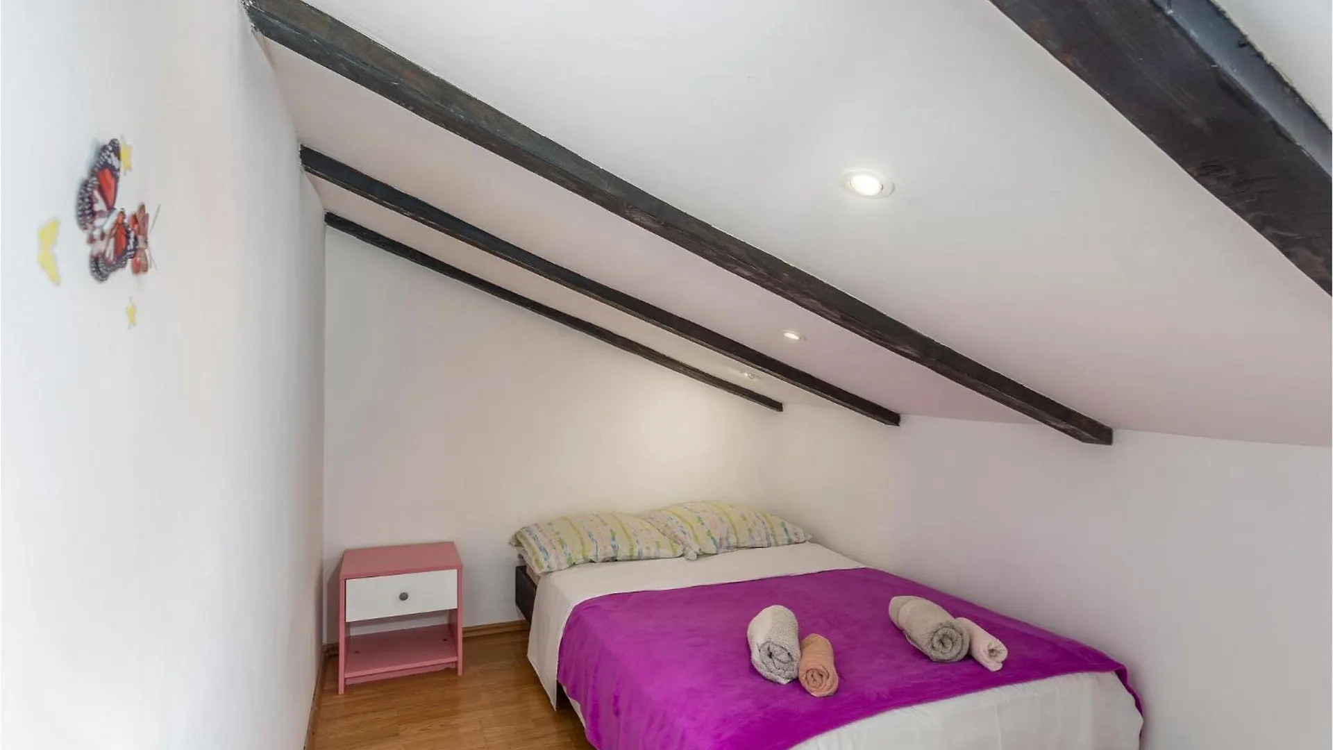 2 Bedroom Amazing Apartment In Njivice