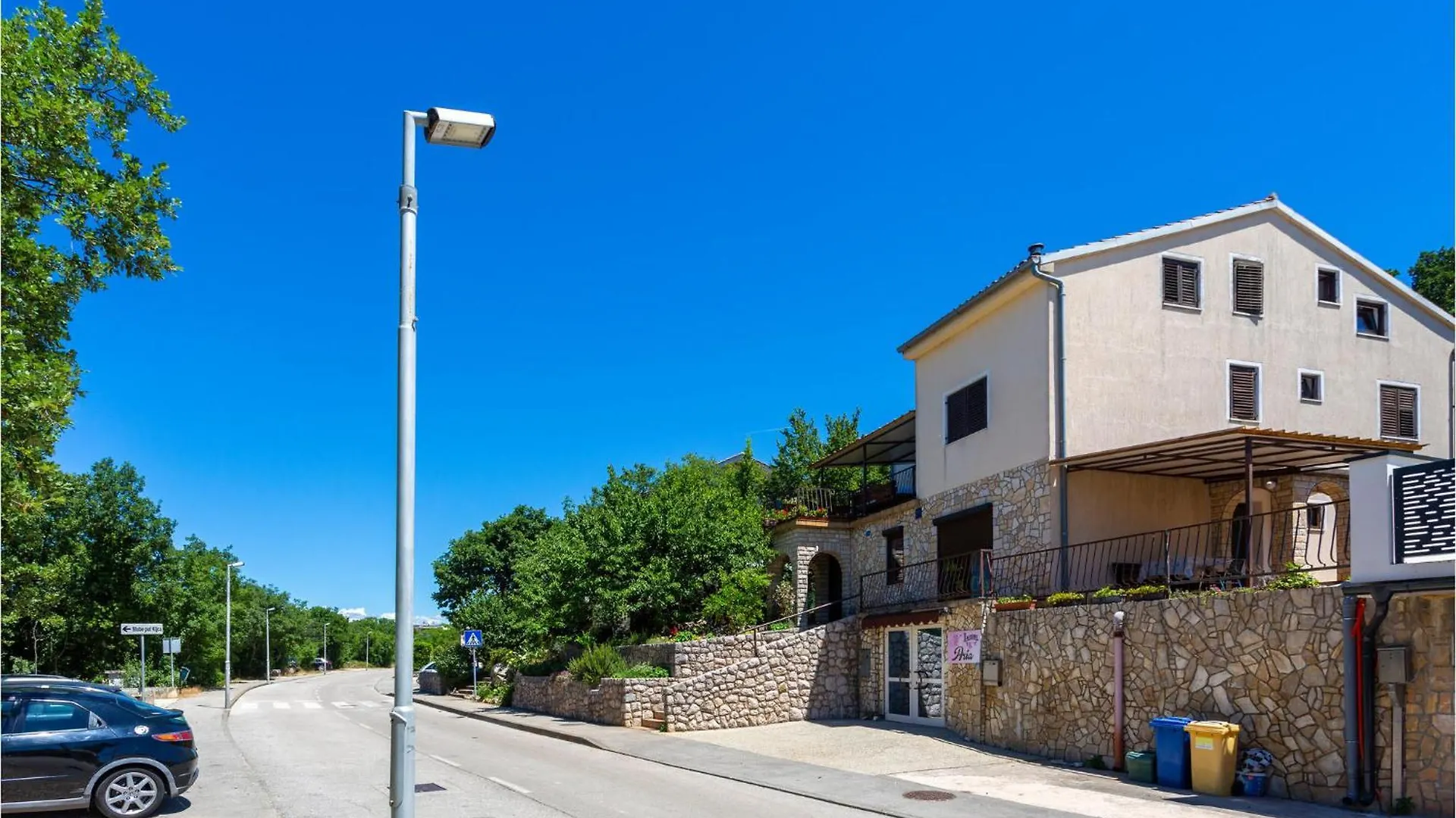 2 Bedroom Amazing Apartment In Njivice